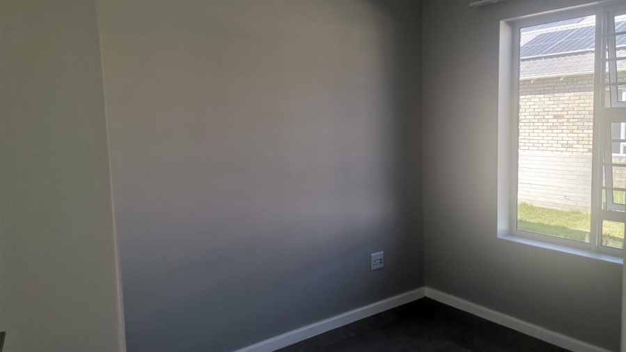 To Let 2 Bedroom Property for Rent in Overbaakens Eastern Cape